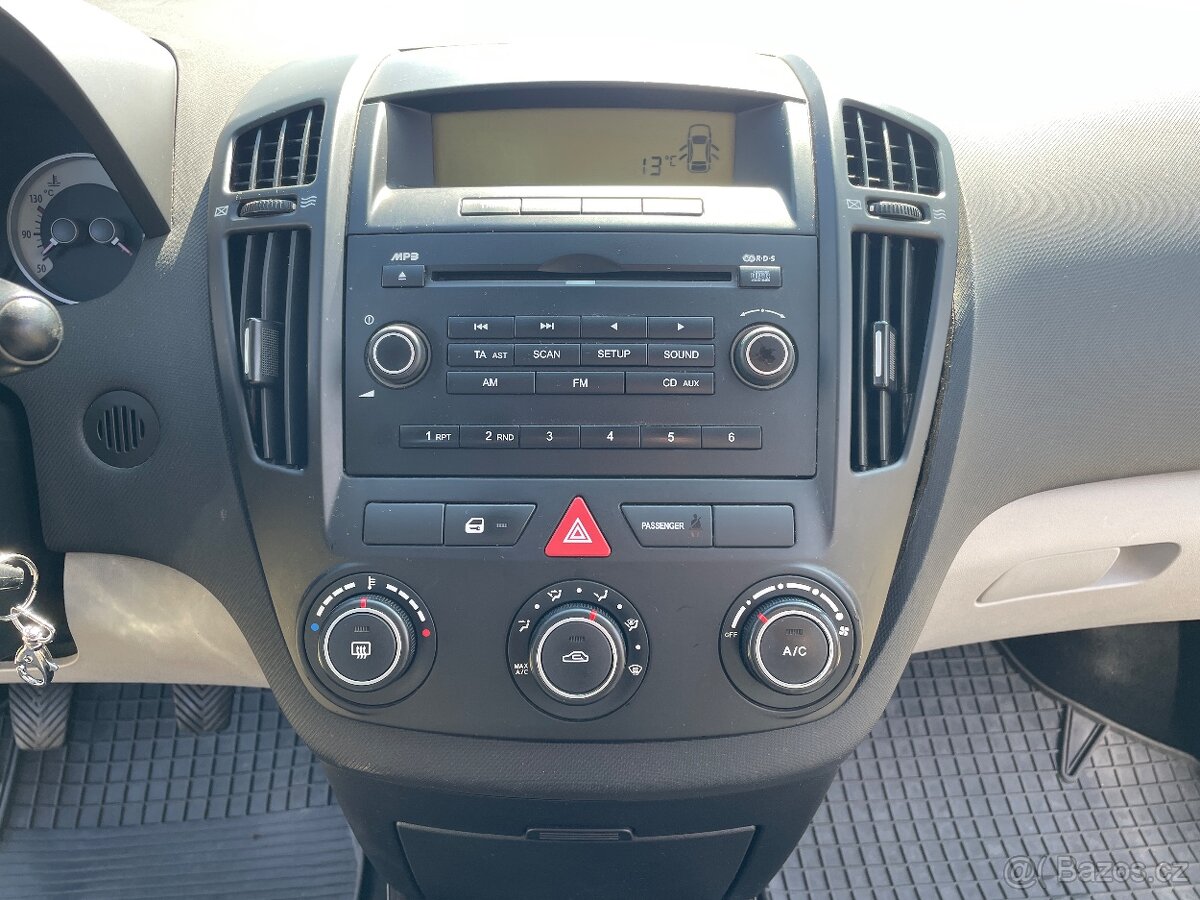 Kia Ceed 1.4 - 9
