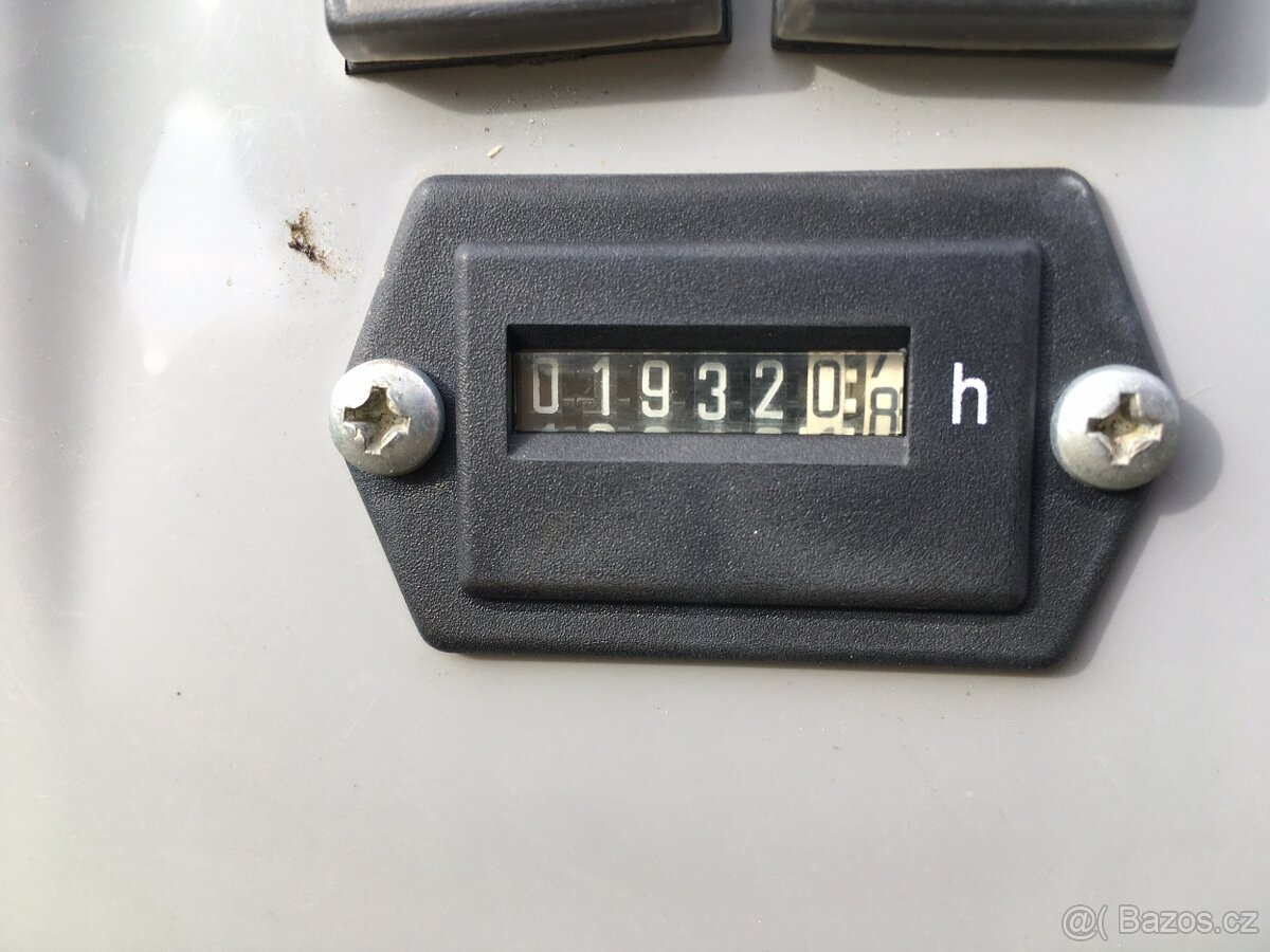 Minibagr CAT 300-9D - 9