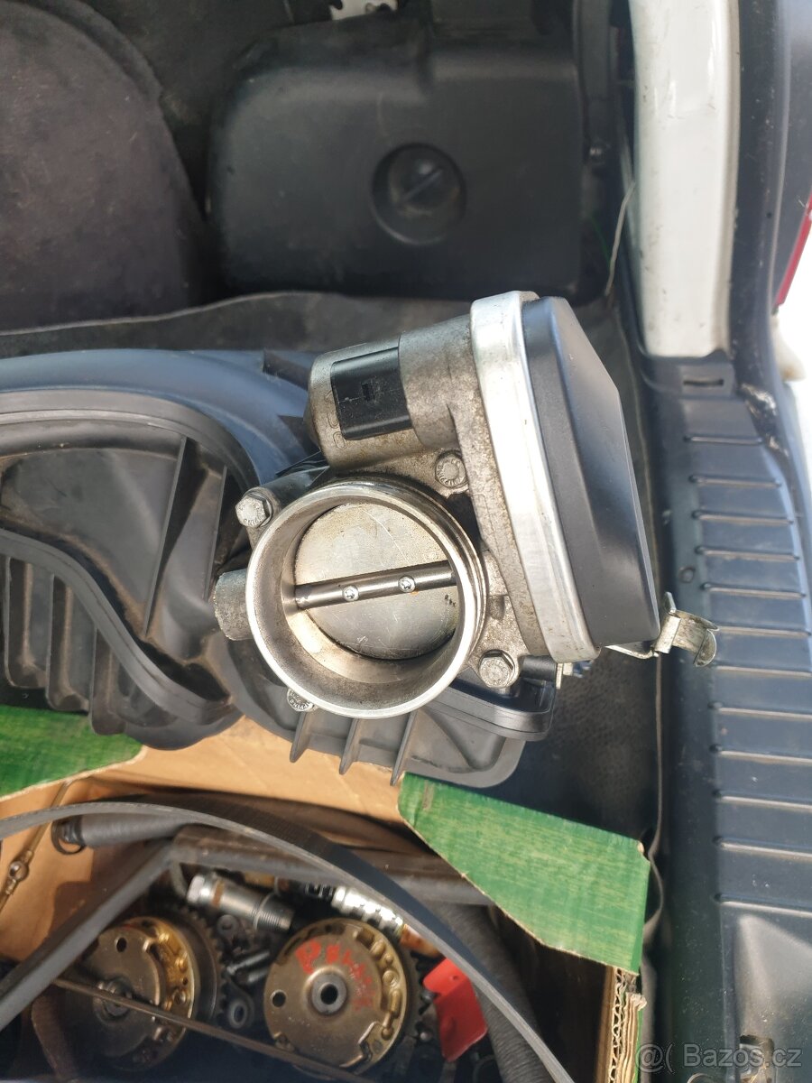 BMW E87 116i - díly motoru a a jiné - 9