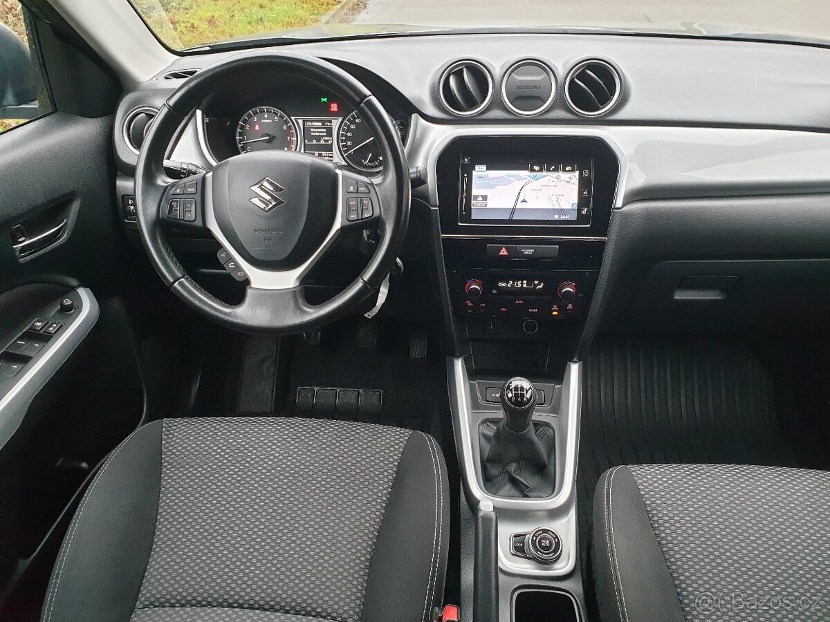 Suzuki Vitara 4x4 1.6i 88KW NAVI KAMERA Servis SUZUKI - 9