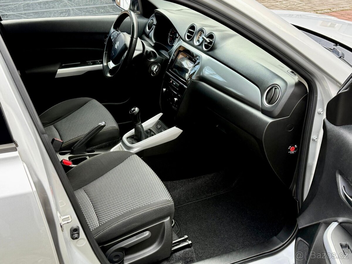 Suzuki Vitara 1.6i - 9