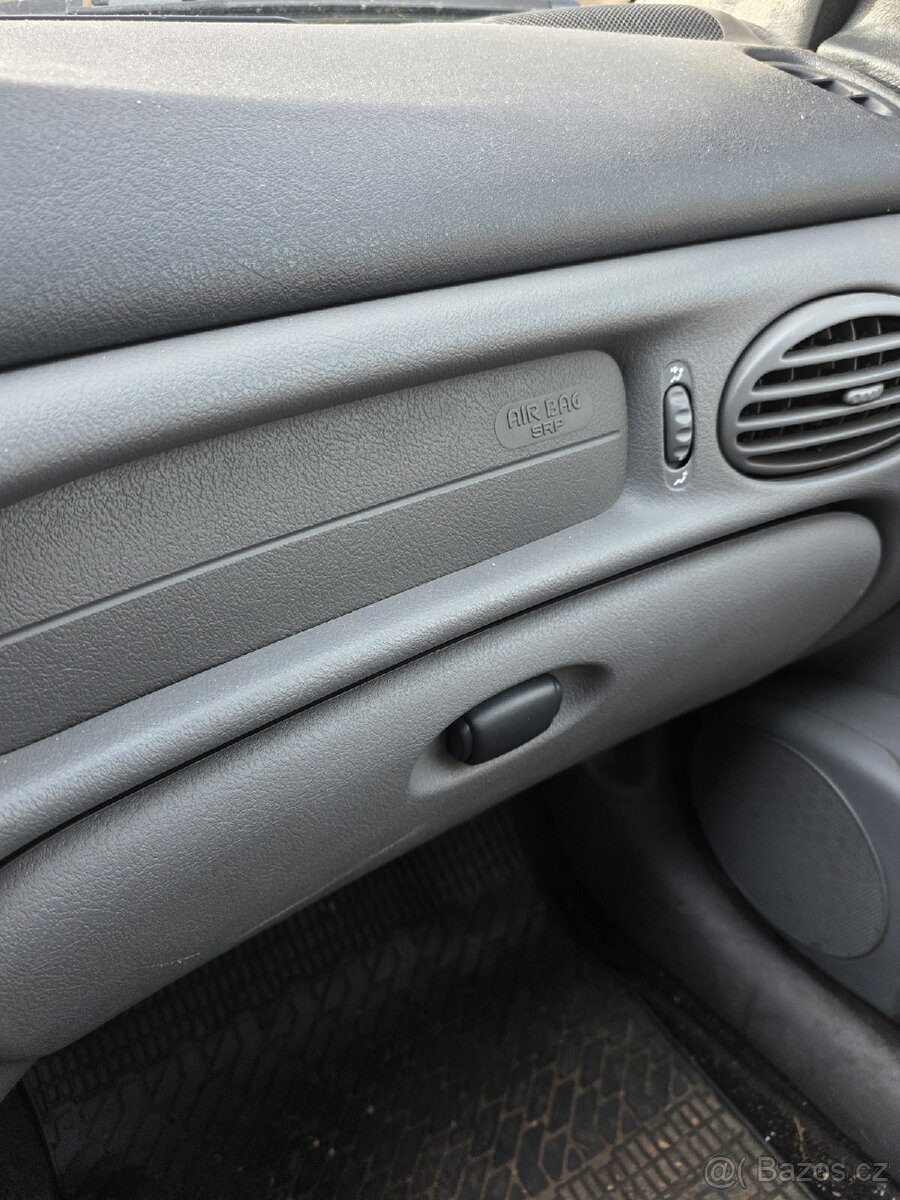 Renault Megane 1,6 - 9