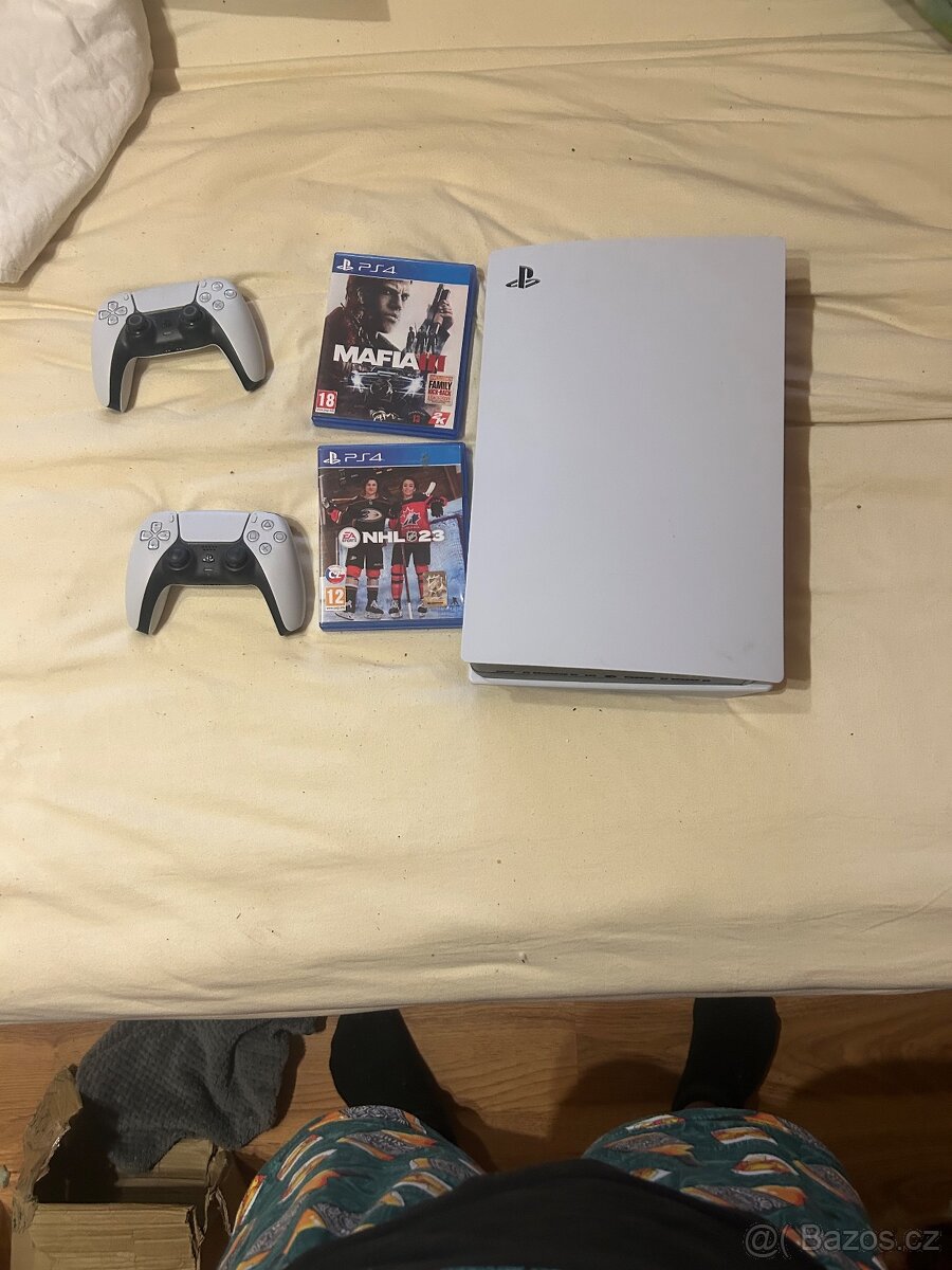 PS5 + 2 ovladače + 2 hry a Nintendo Switch OLED + Mario Kart - 9