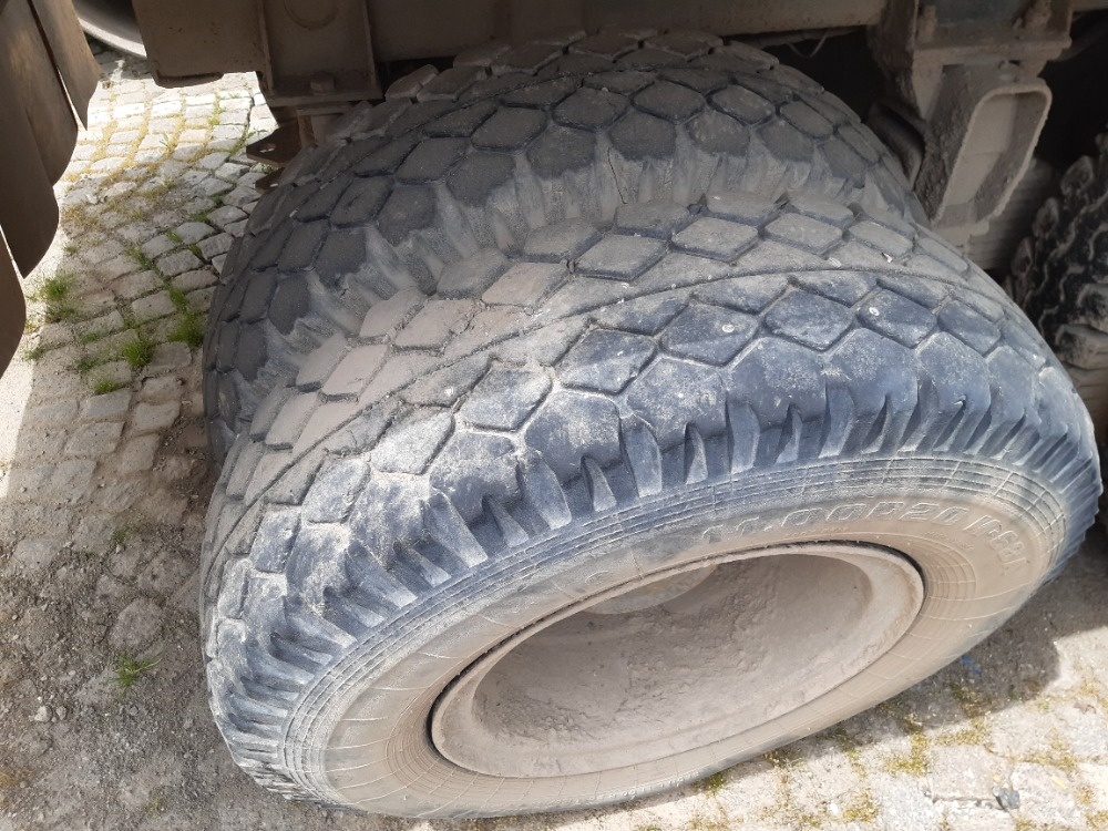 Nákladní automobil Tatra 815 - dávkovač sypkých příměsí - 9