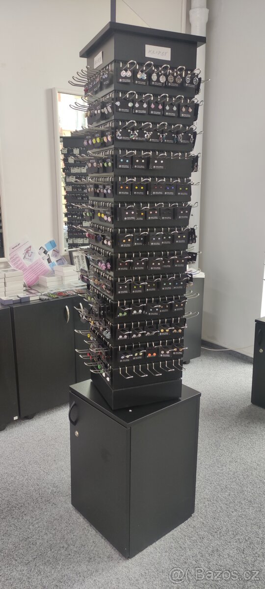 Prodejní otočný stojan. - 9