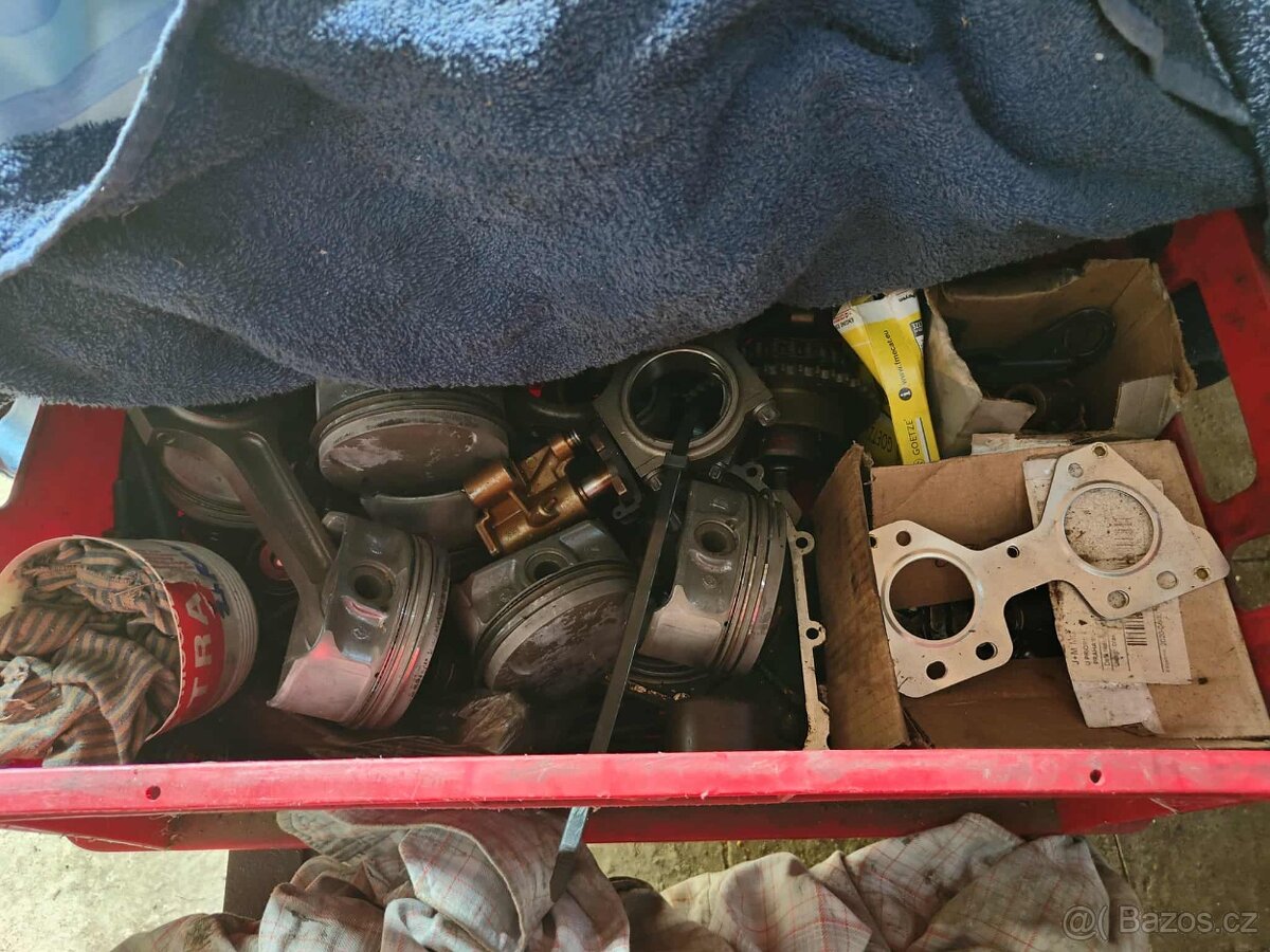 Motor BMW – V8 4.0 l - 9