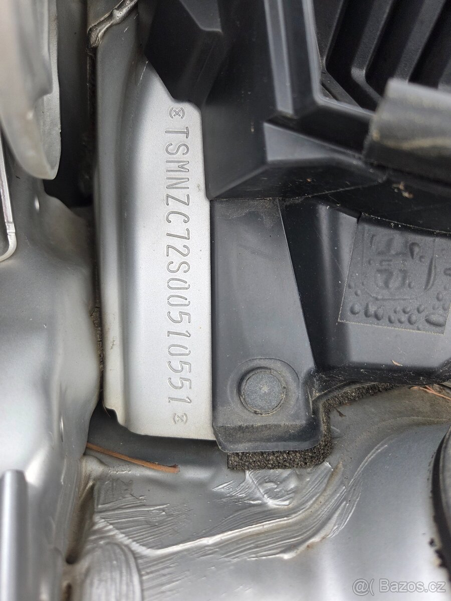 SUZUKI SWIFT 1,2 2015 - 9