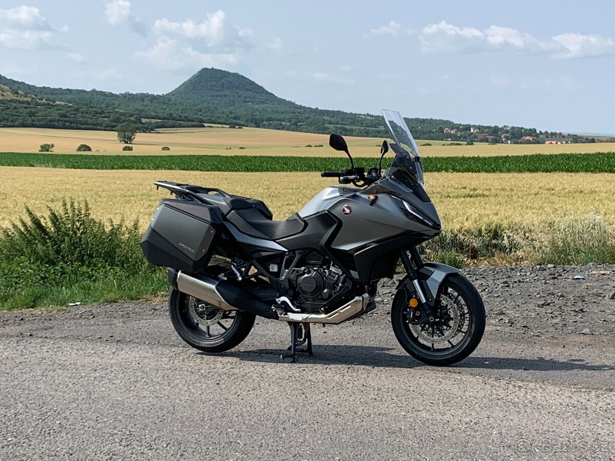 HONDA NT 1100 - 9