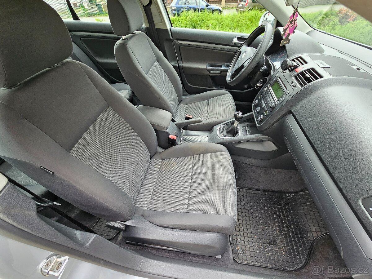 Volkswagen Jetta 1.6i - 9