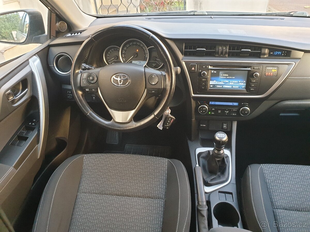 TOYOTA AURIS kombi 1,6i 97KW KAMERA 8xKOLA - 9