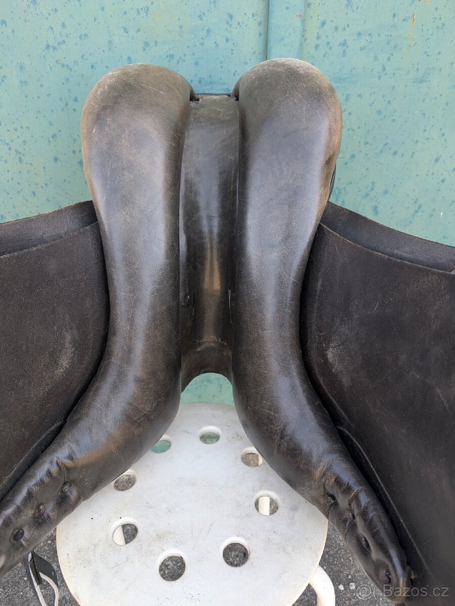 Prodám/vyměním drezurní sedlu Taurus Cobra 17"/2 - 9