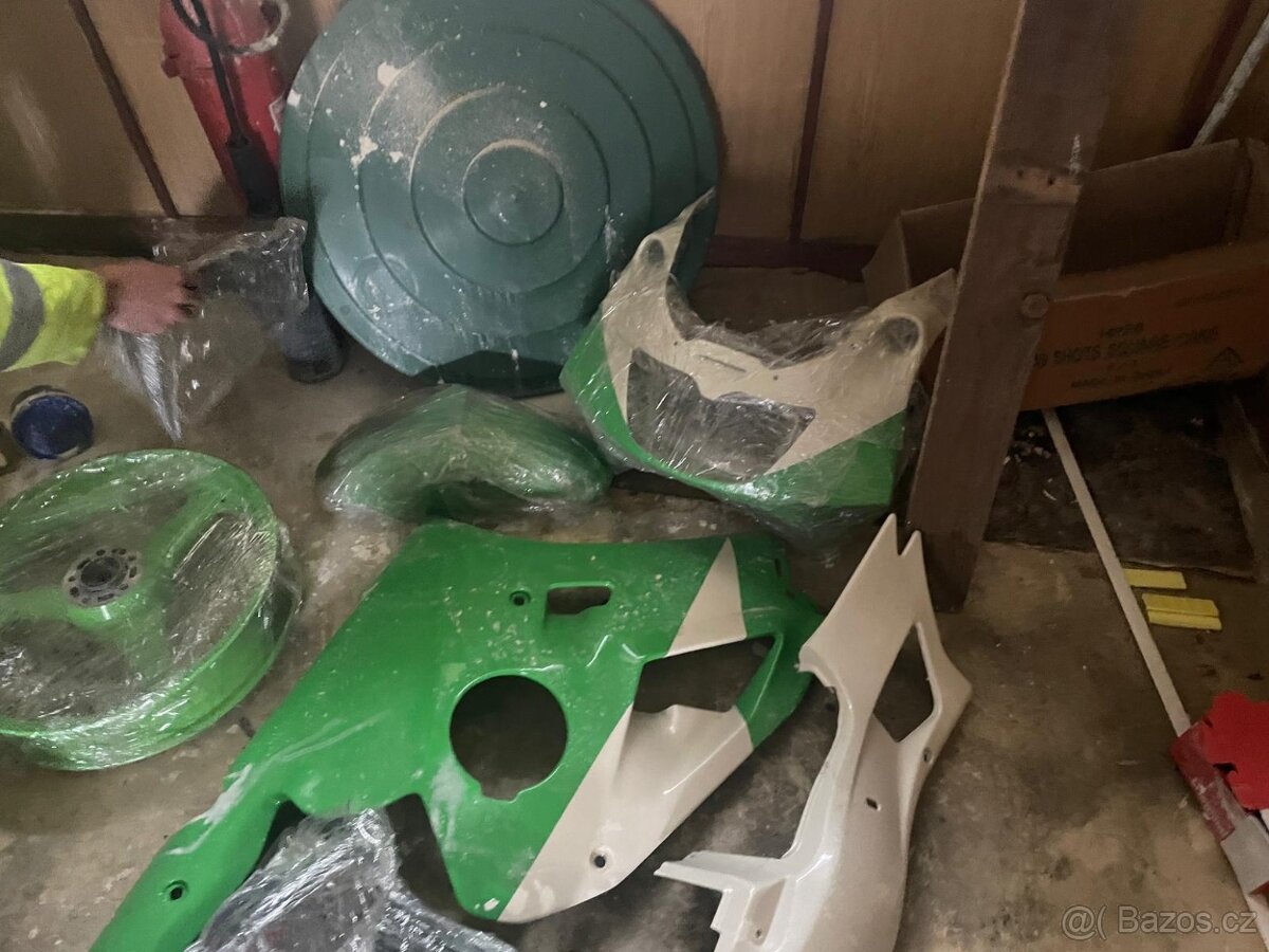 Kawasaki ZXR 400 1999 - 9