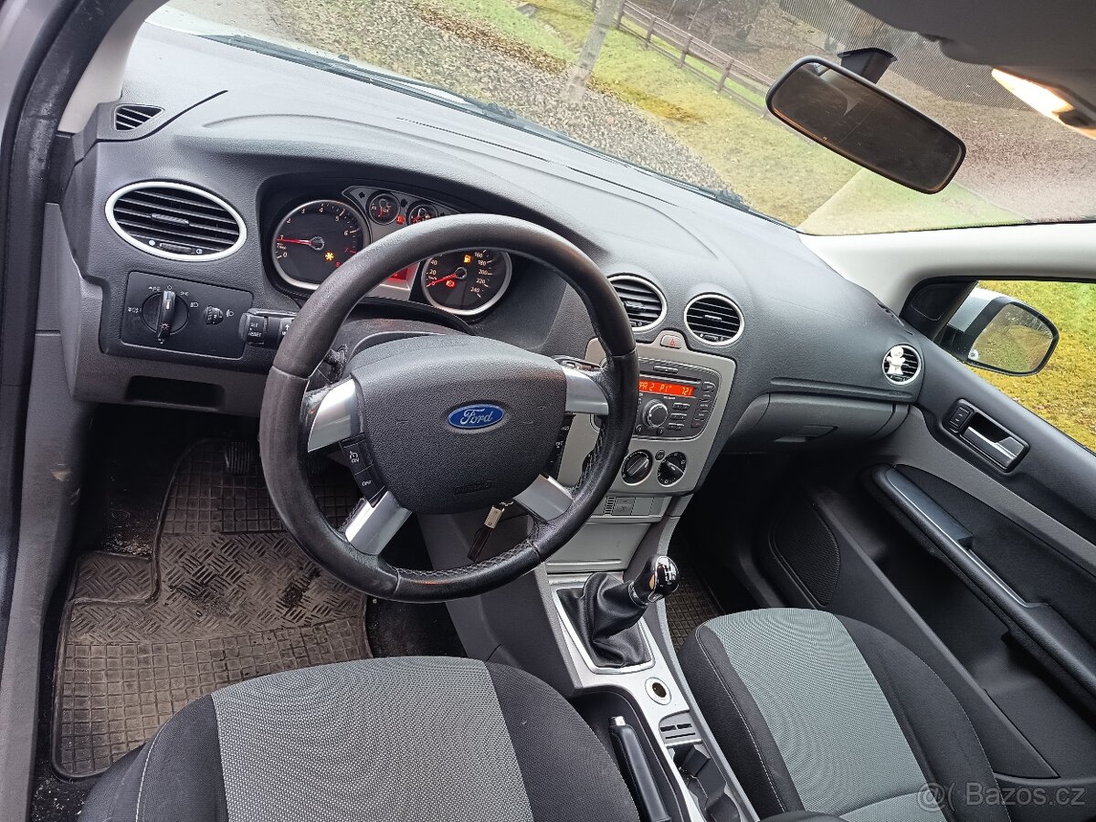 Focus 1.6 i 74kw rok 2011 - 9