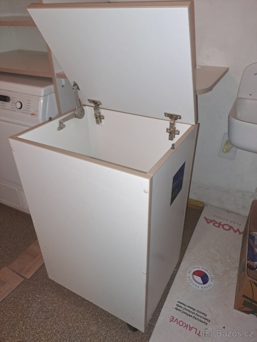Skříň do koupelny - 9