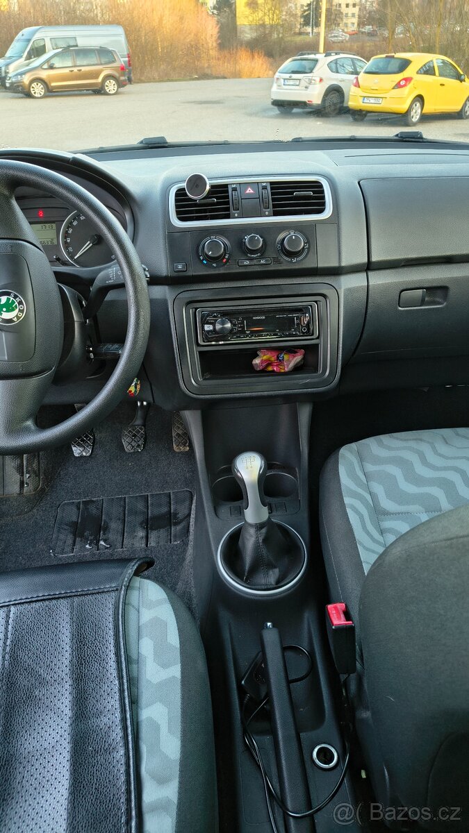 Škoda Fabia II černá 2009 - 9