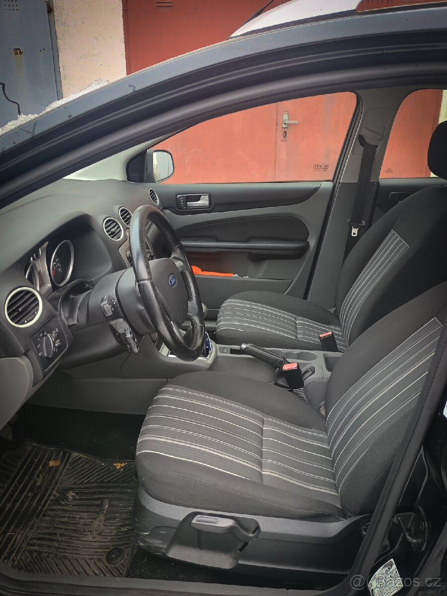 Ford Focus mk2 | 1.6 benzín | Nová STK - 9