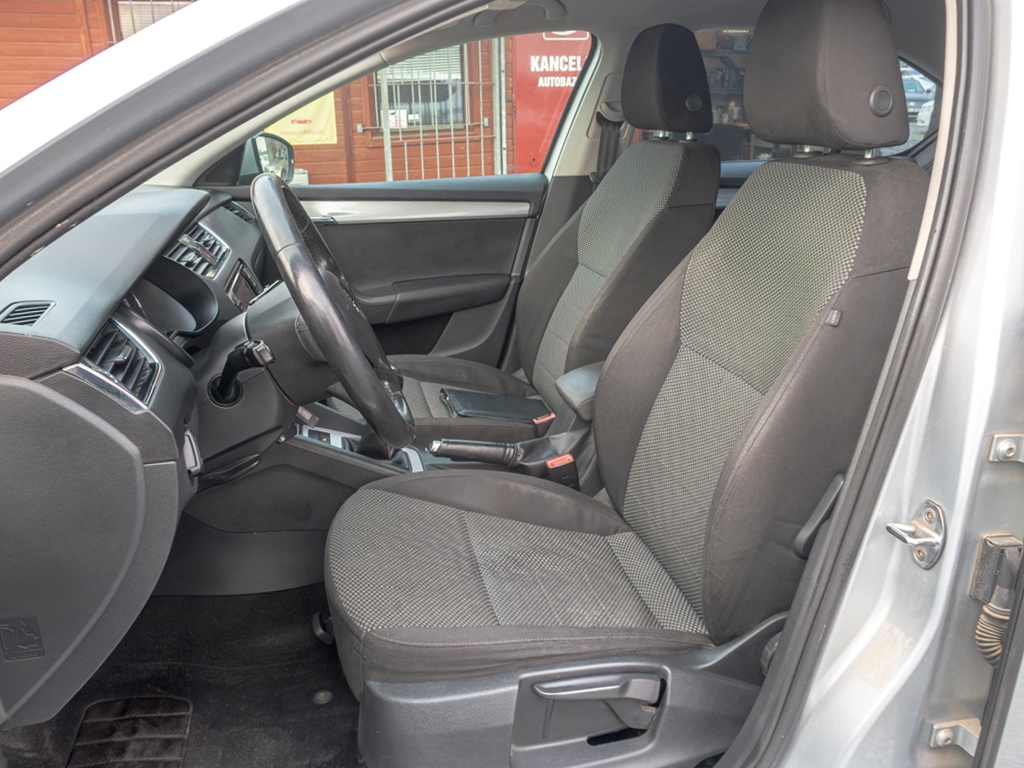 Škoda Octavia ČR 1.2TSI – NAVIGACE - 9