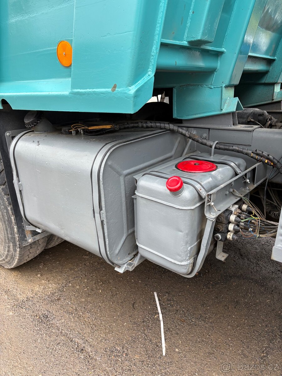 Tatra 815 sklápěč - 9