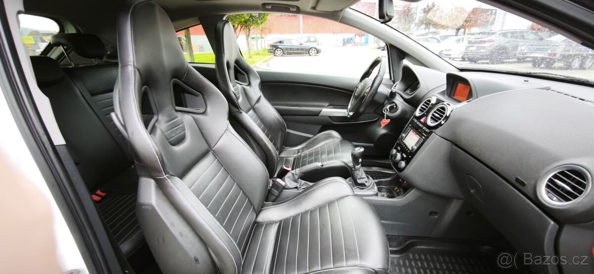 Opel Corsa D OPC 1.6 16V Turbo facelift - 9