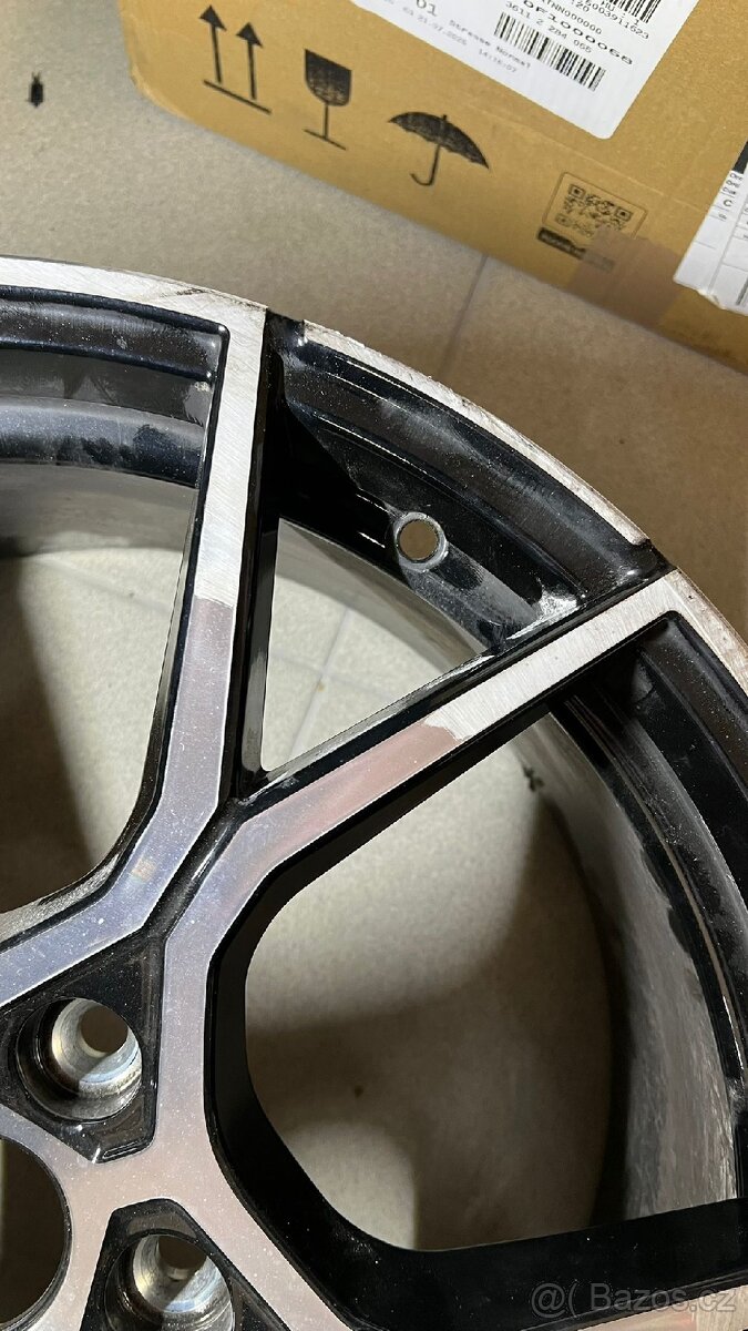 Renault FUJI 19" - 9