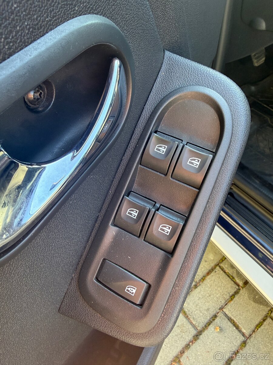 Dacia Duster 1.2 Tce ,ČR , 1.maj., serviska, pouze 87500 km - 9