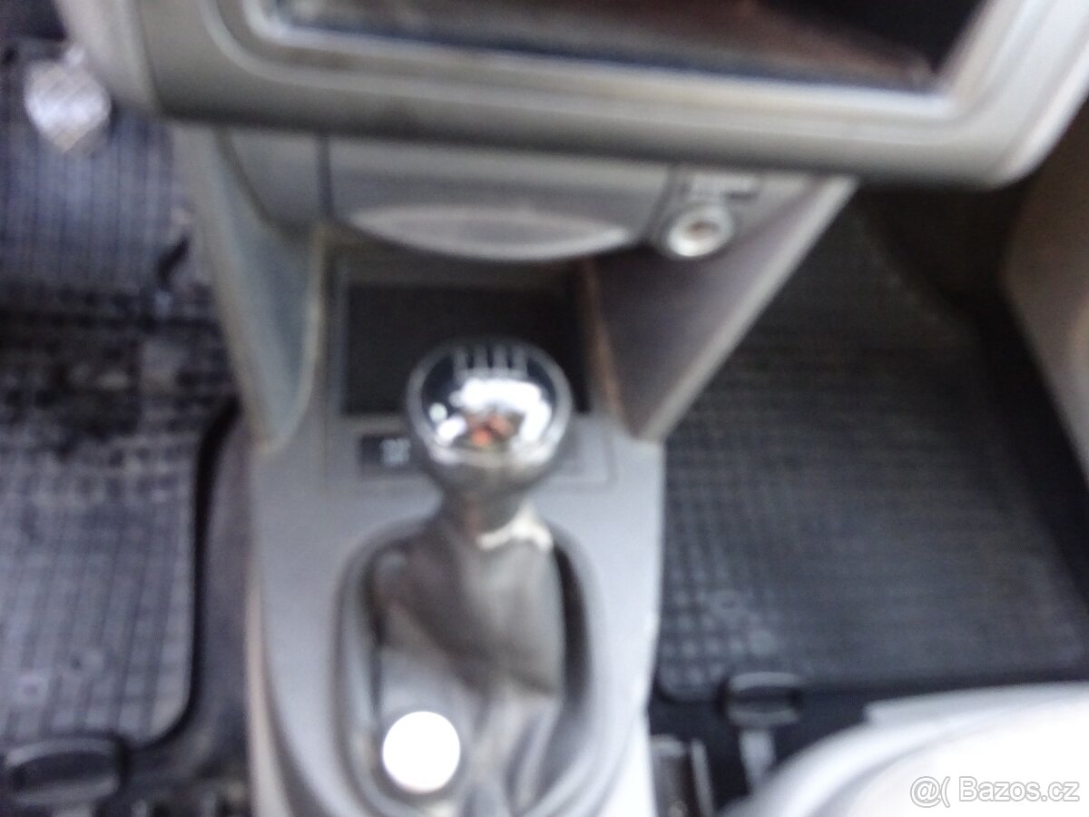VW Caddy 1.9 TDI r.v.2008 (55 kw) Koupeno v ČR - 9