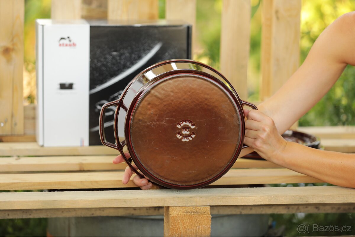 litinový hrnec STAUB original 28 cm grenadine - 9