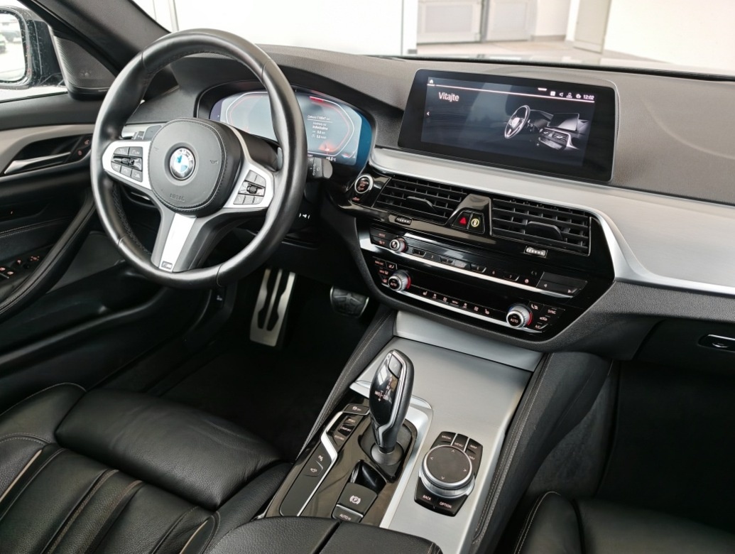 BMW Rad 5 Touring 530i xDrive A/T - 9