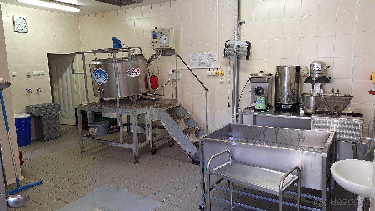 Prodej farmy, zemědělského areálu - 9