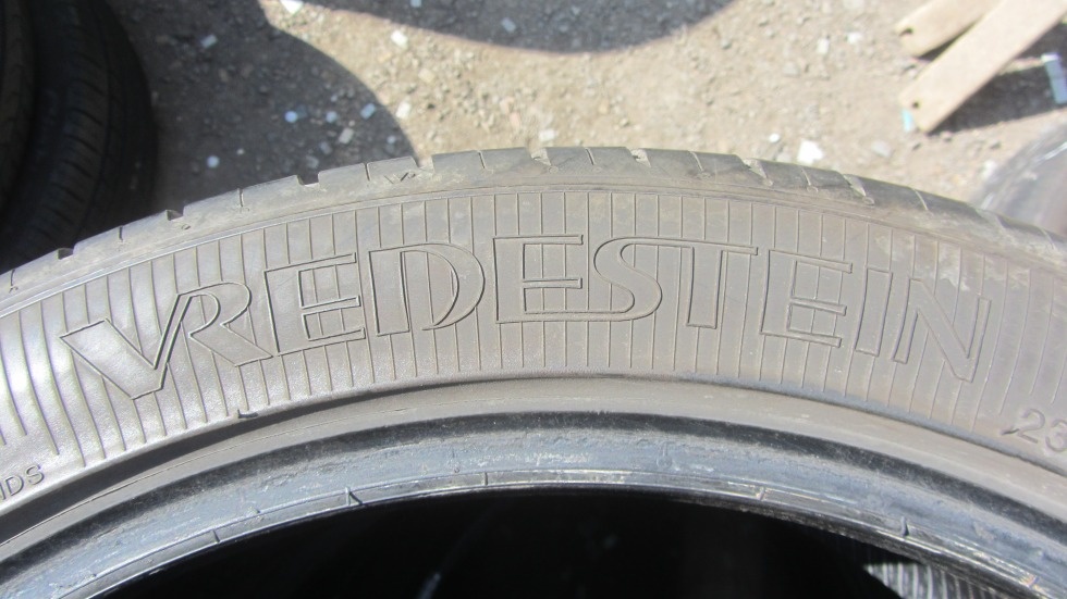 Letní pneu 235/40/18 Vredestein - 9