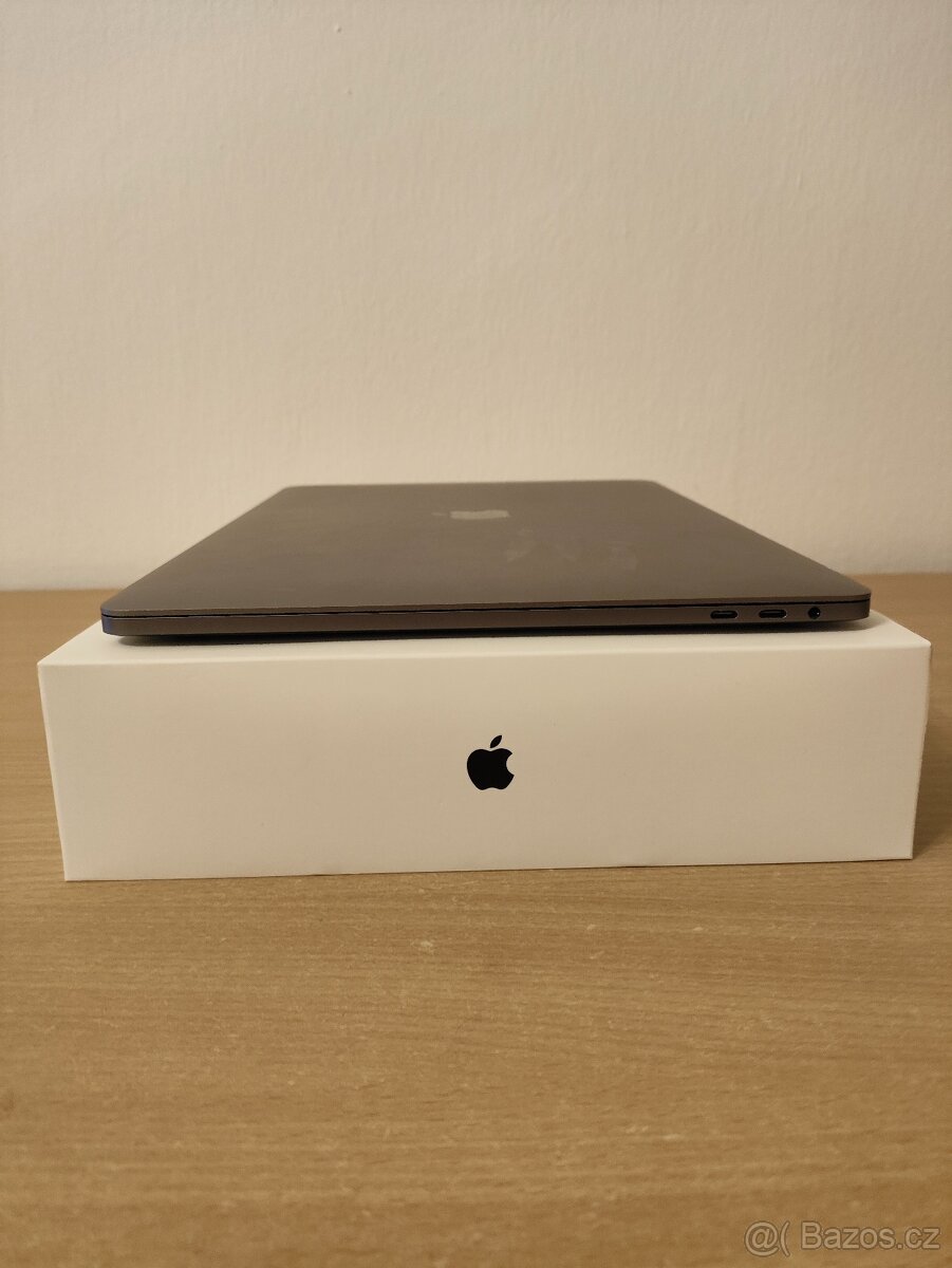 MacBook Pro 15 2016 | i7 • 16GB • 1TB SSD - 9