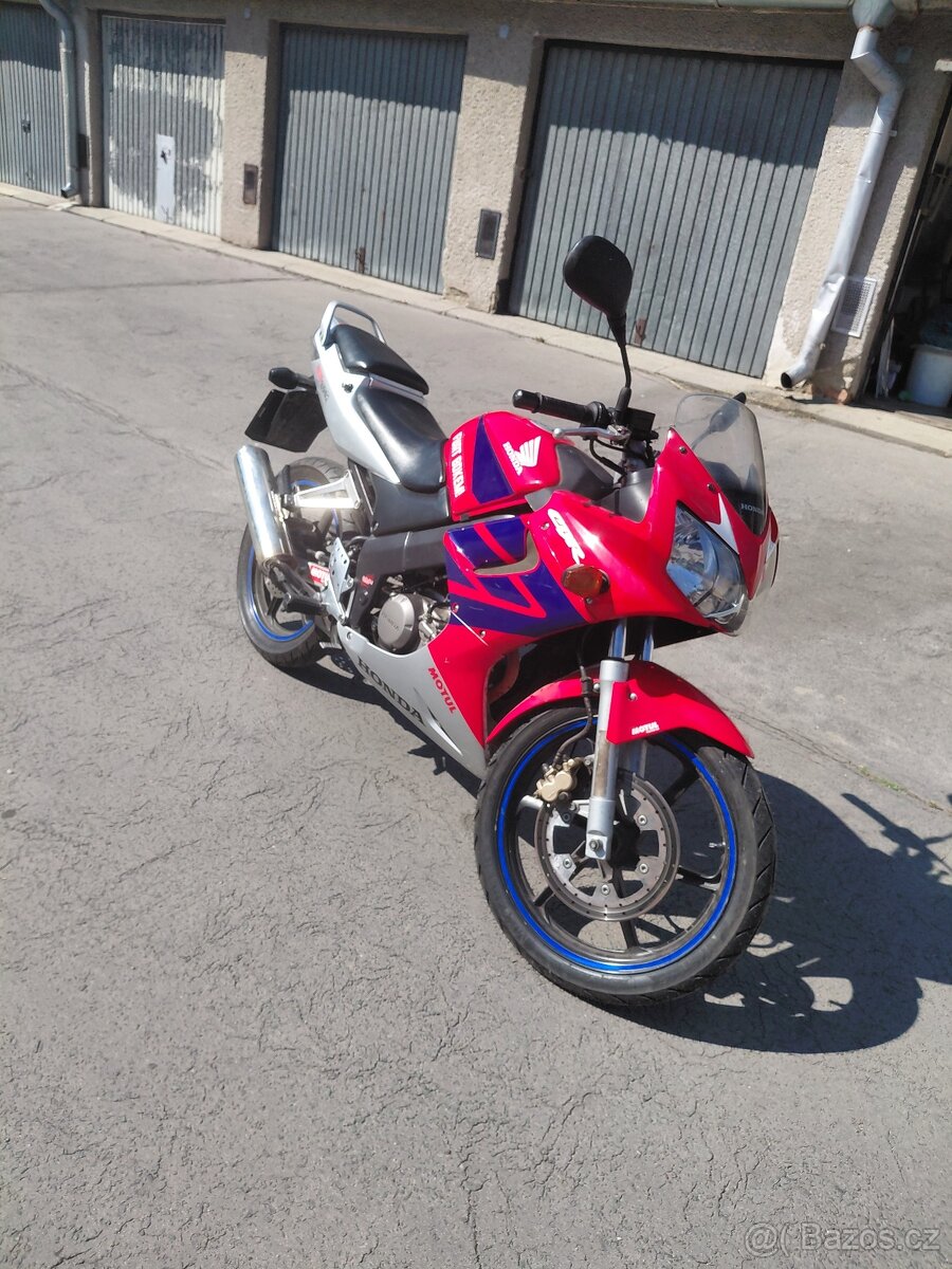 Honda CBR125R - 9