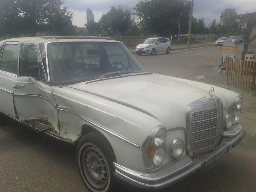 Mercedes- Benz 300 SEL - 9