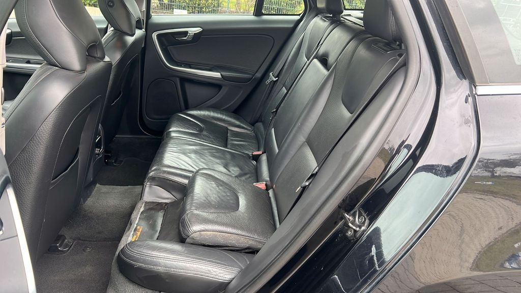 Volvo V60 D5 158KW kůže, automat - 9