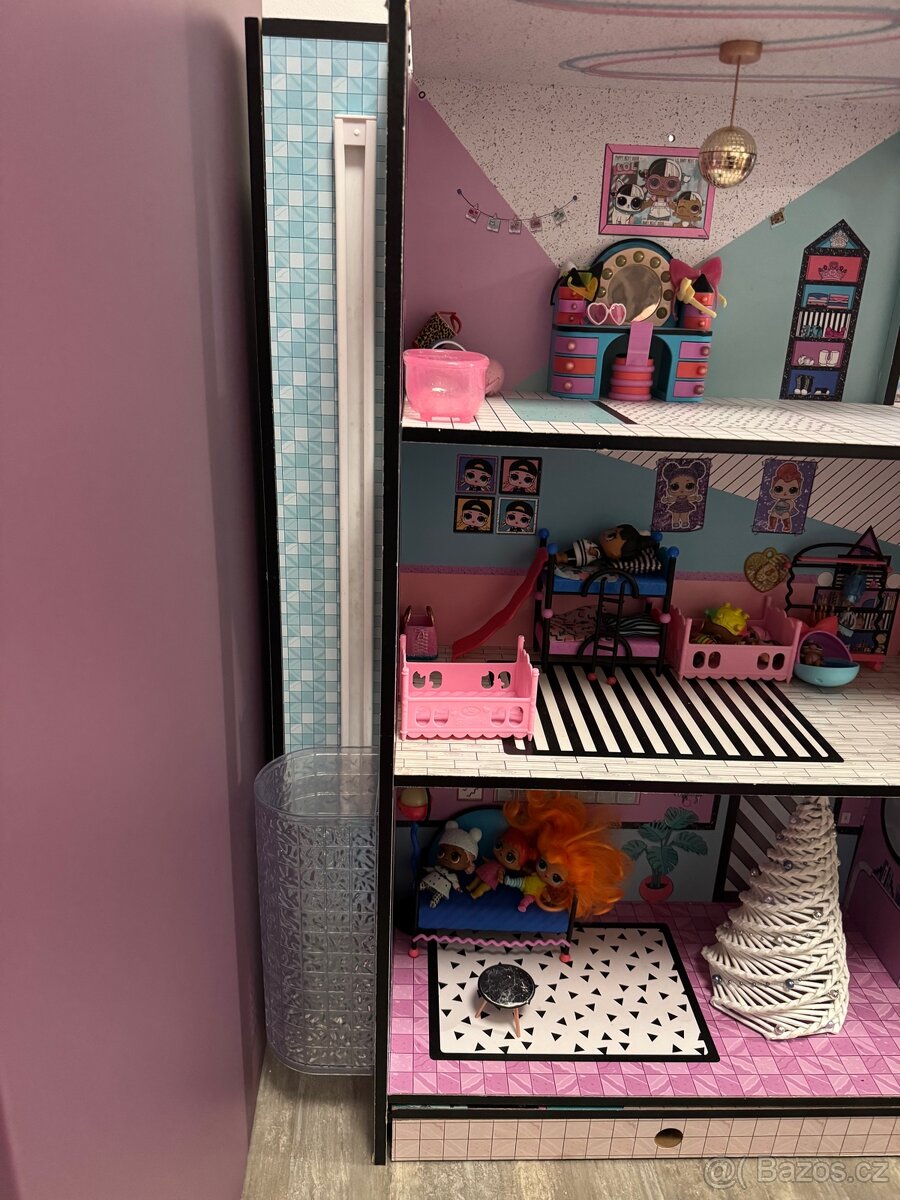 Domeček pro panenky včetně bohatého příslušenství - 9