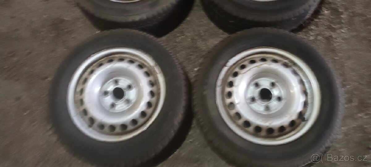 Zimní sada Vw T5 5×120 pěkný vzorek - 9