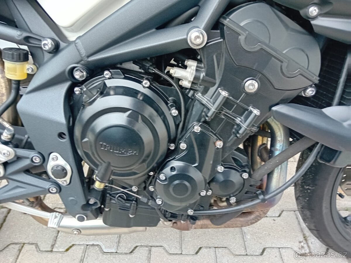 Prodám Triumph Speed Triple 675 - 9