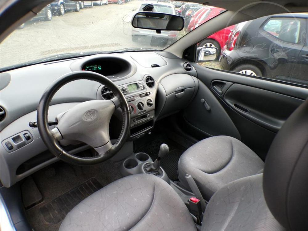 Toyota Yaris 1,0 VVT-i - 9
