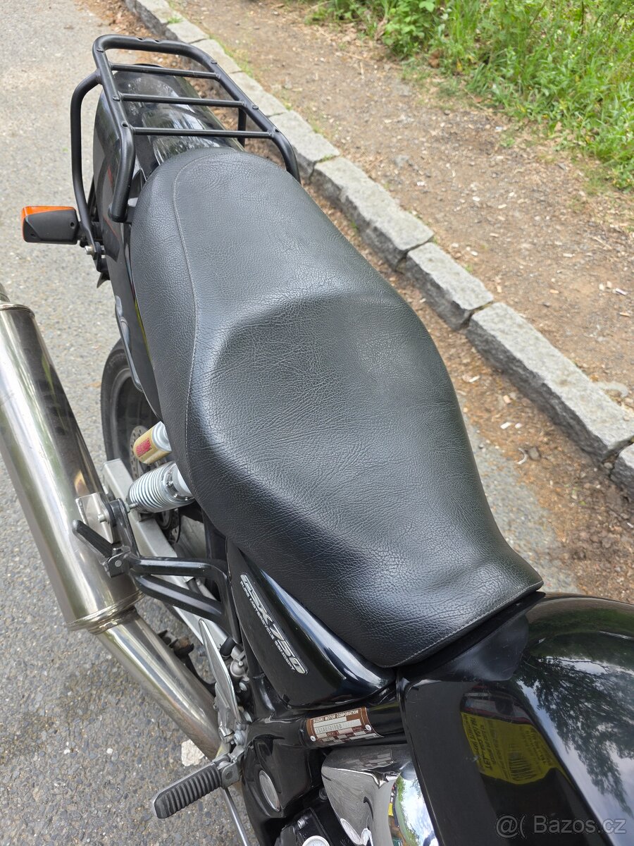 Suzuki GSX 750 Inazuma - 9