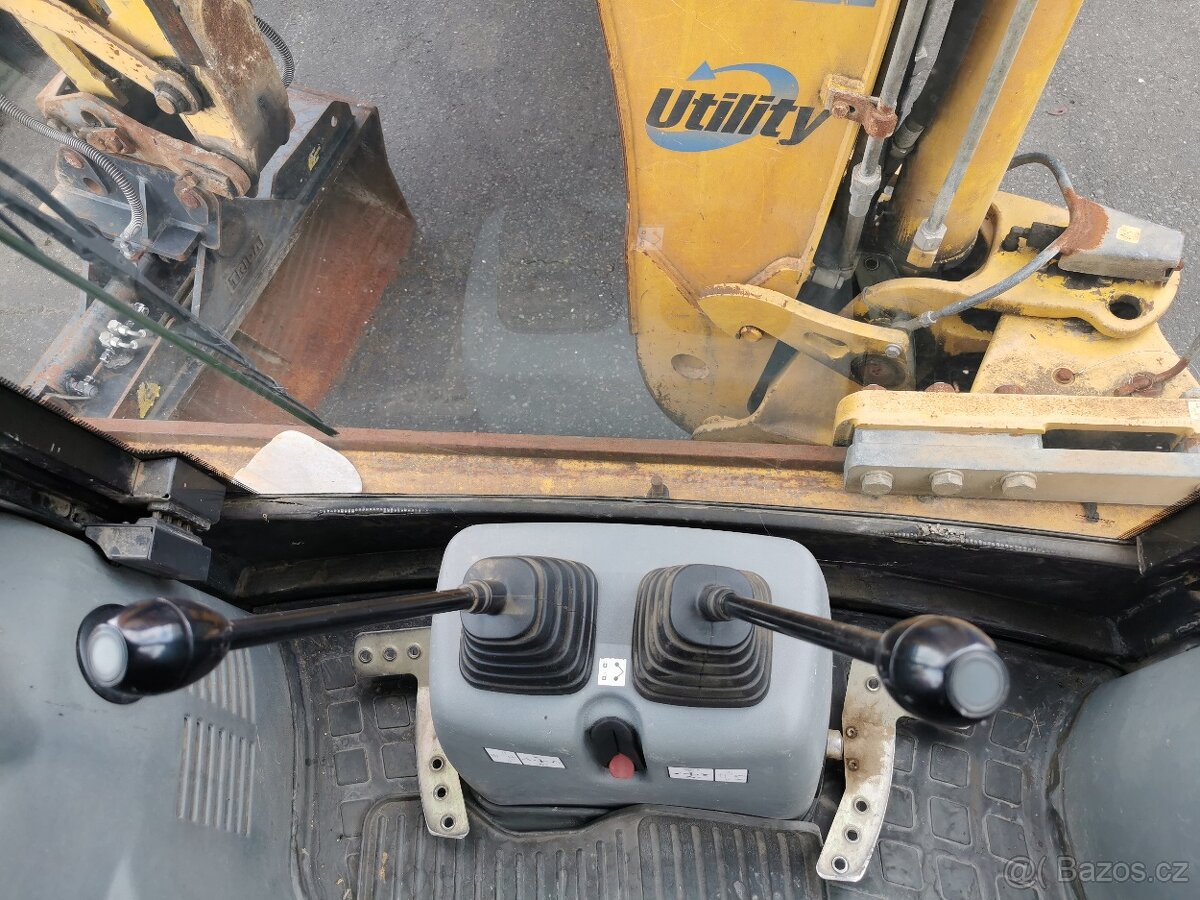 Traktorbagr Komatsu WB93R-5 - 9
