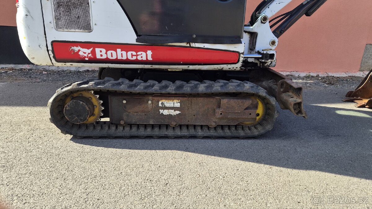PRODÁM MINIBAGR BOBCAT 322 R.V 2004 - 9