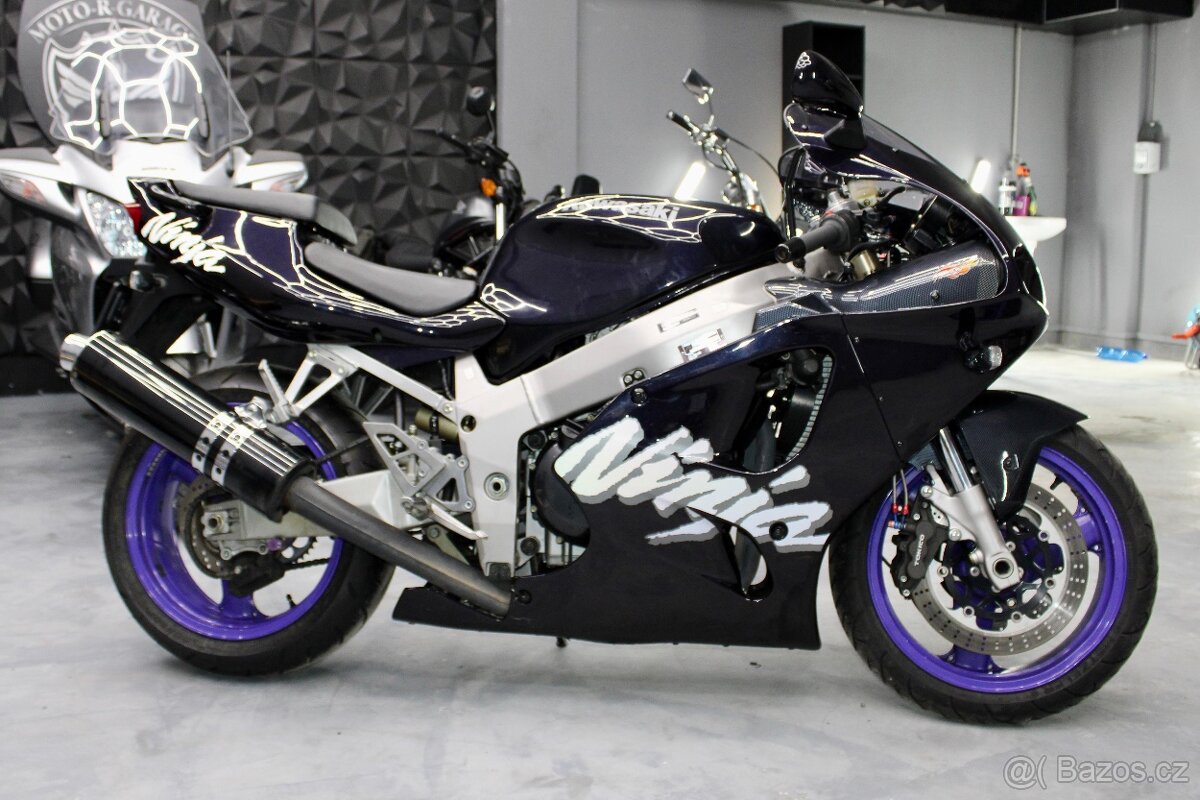 Kawasaki Ninja ZX-7R - 9