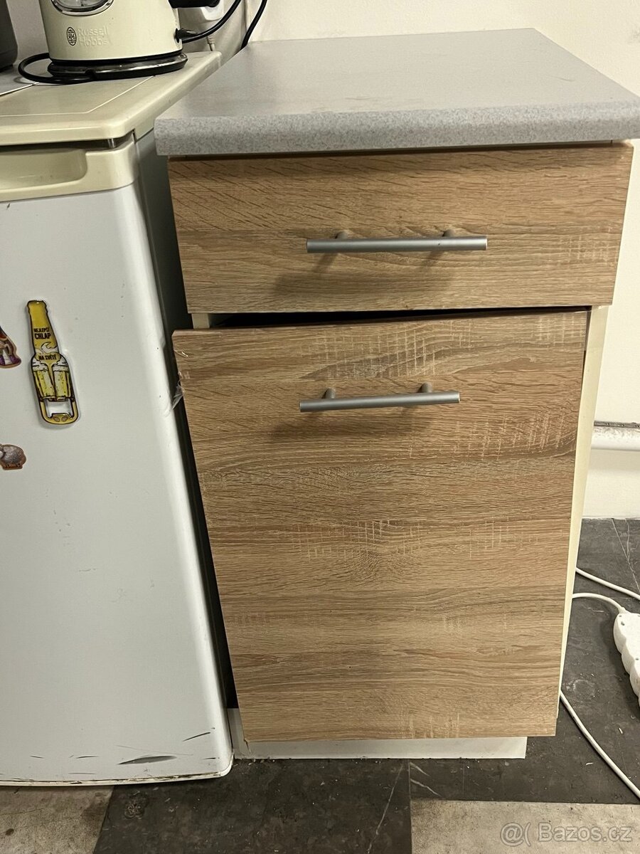 Do konce listopadu Kuchyňský stůl, židle, kuchyňská sestava - 9