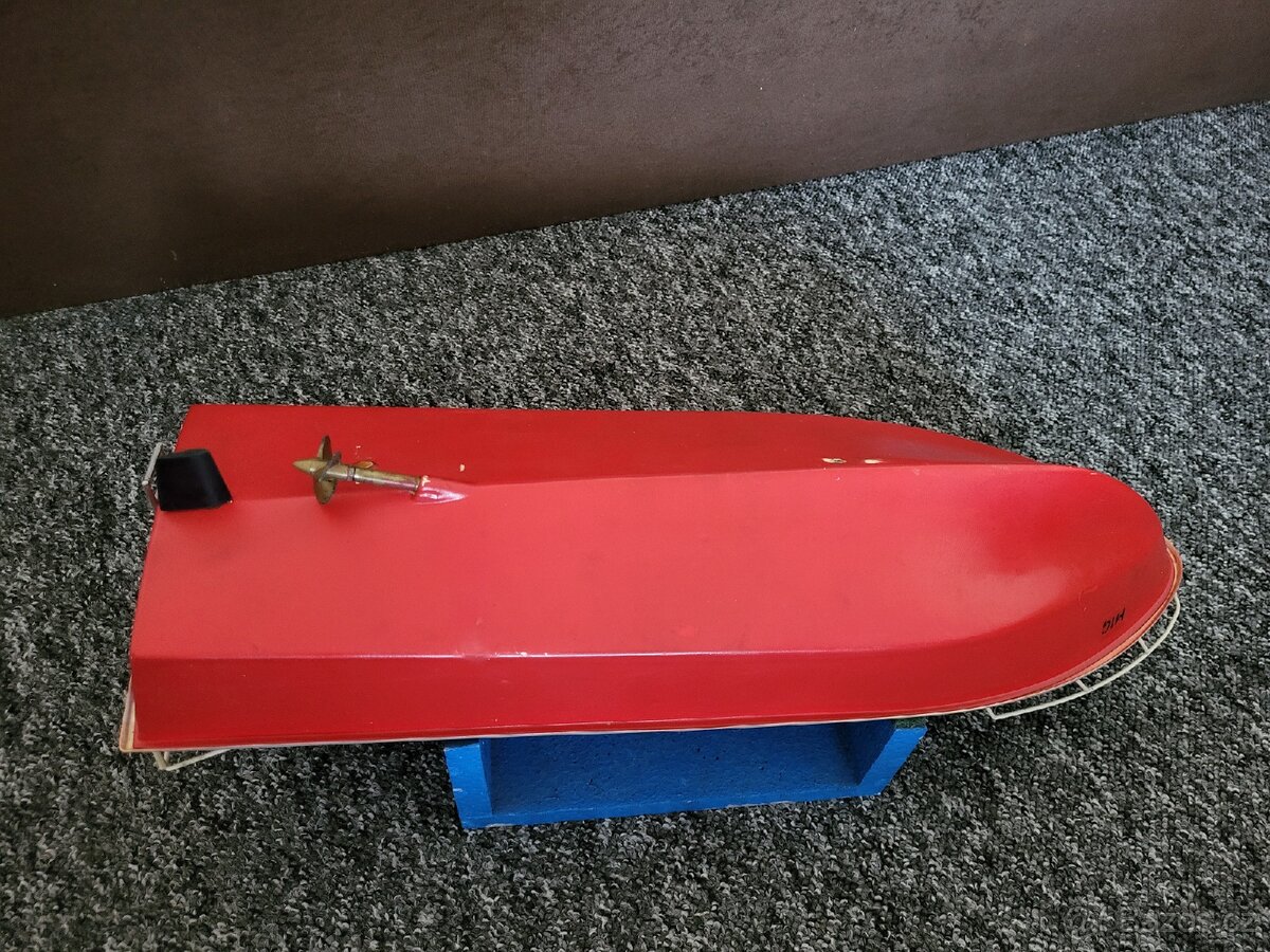 RC hasičská loď - 9