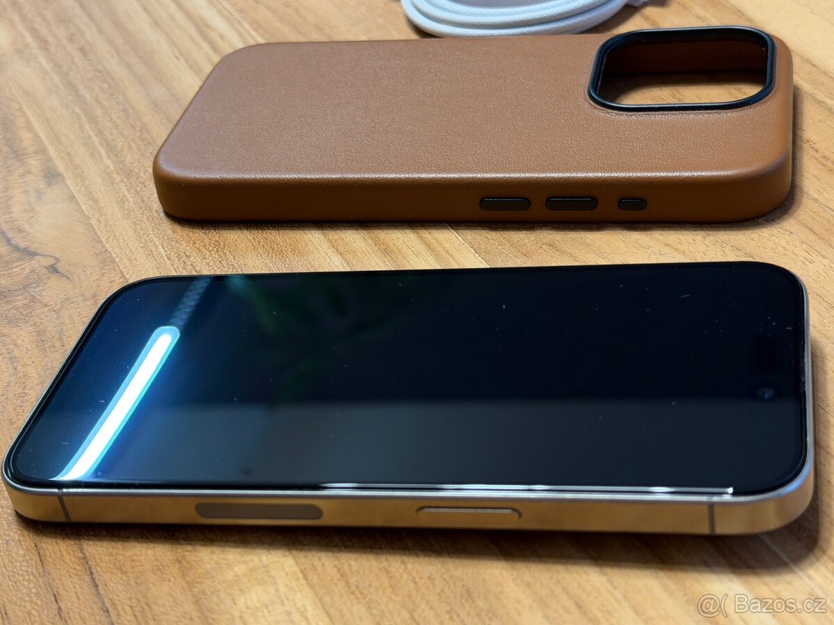 iPhone 15 Pro - 256 GB - 9