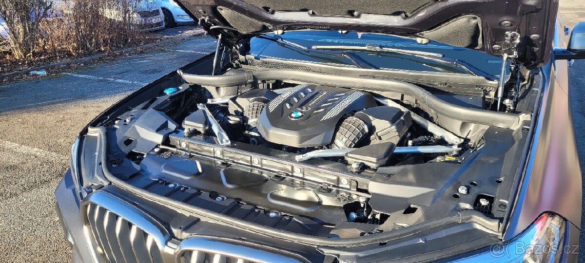 BMW X6 M50i xDrive - 9