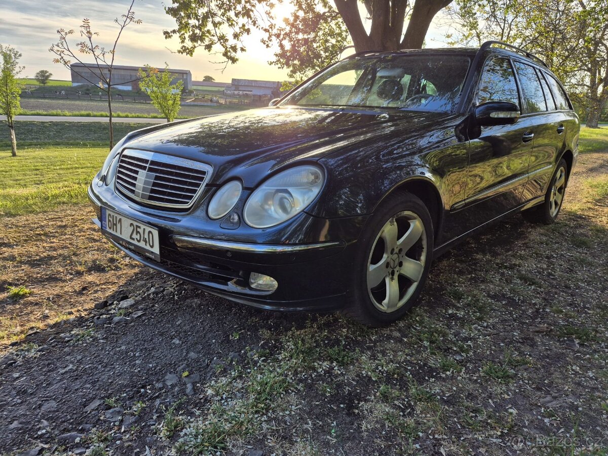 Mercedes W111 E500 V8 s211 4matic m113 - 9
