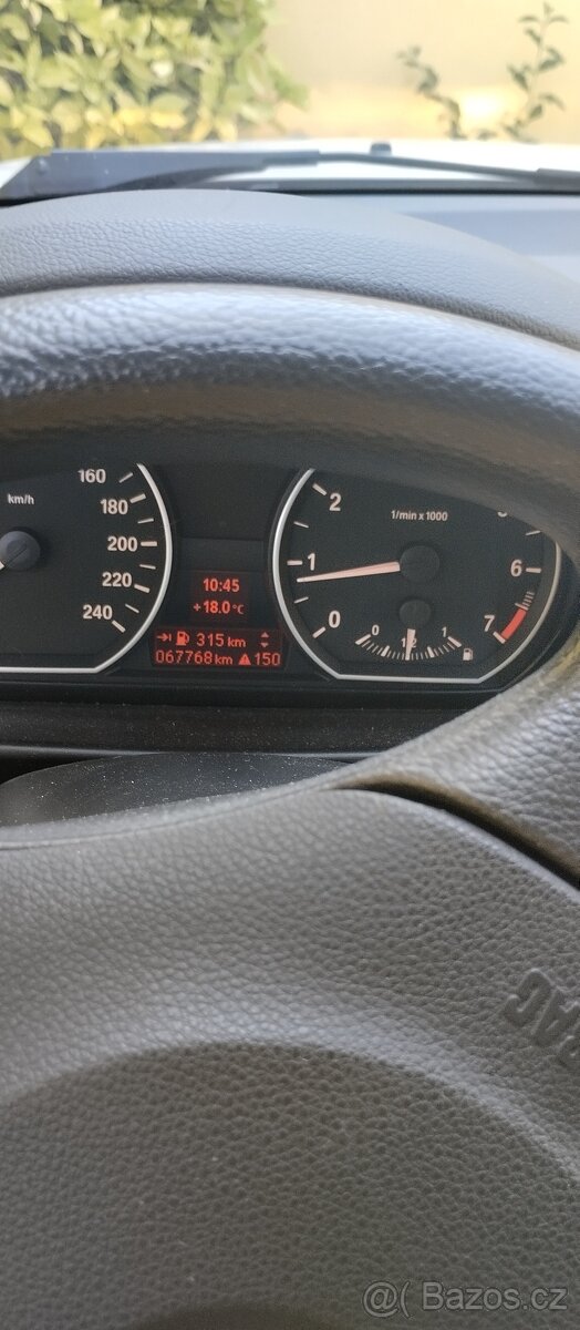 BMW Řada 1 116i BENZIN MANUÁL - 9