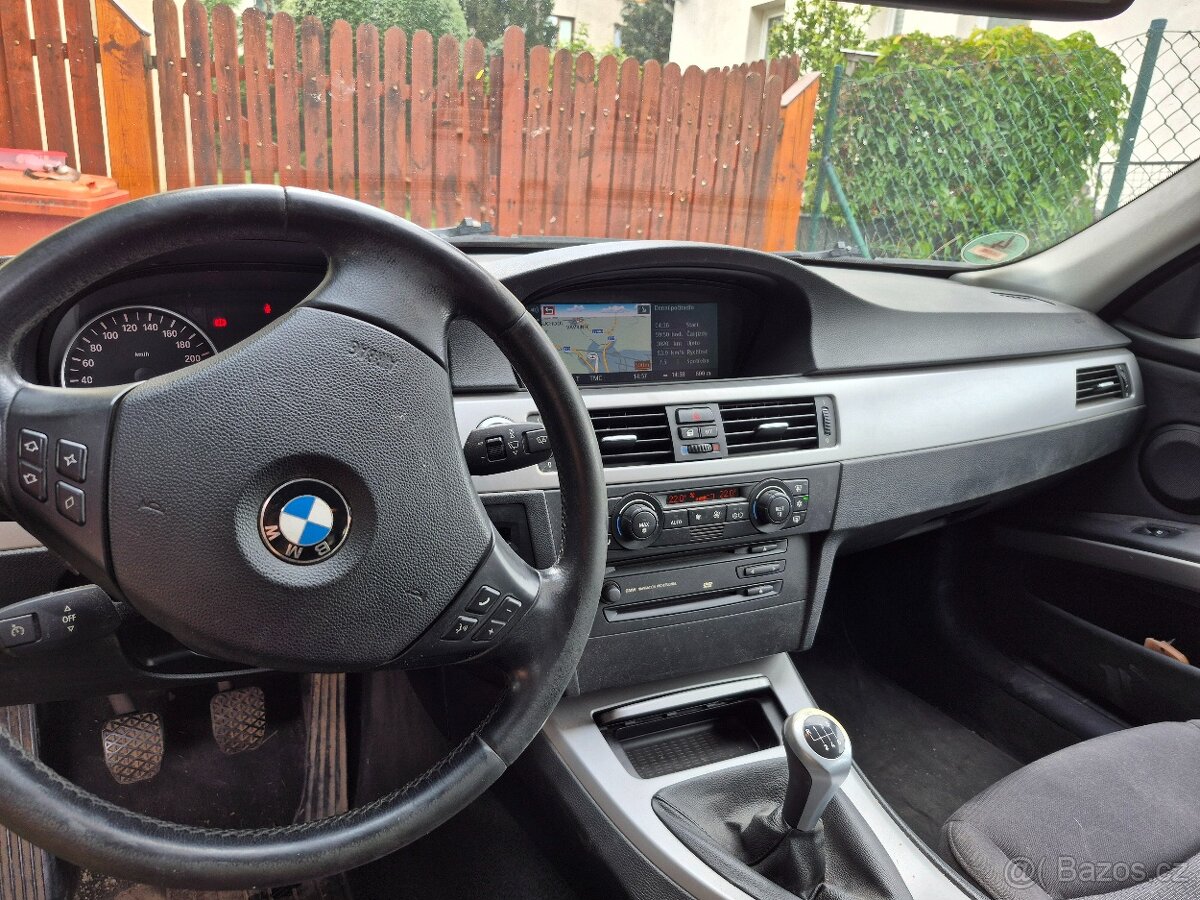 BMW E91 320i Kombi (2006) – Benzín, Xenony, Navigace, Tažné - 9