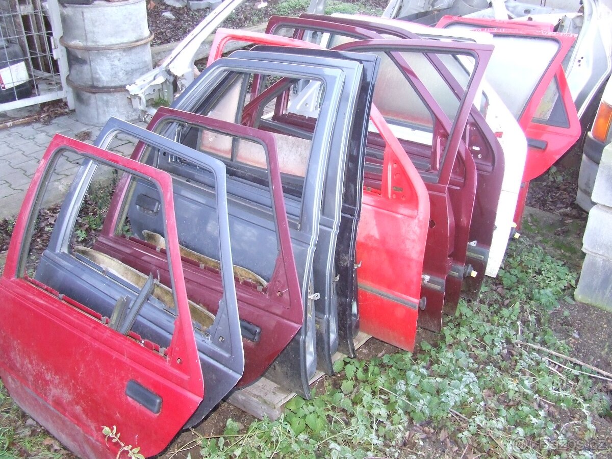 Prodám Plechařinu / Karosářské díly na starší Fordy - 9